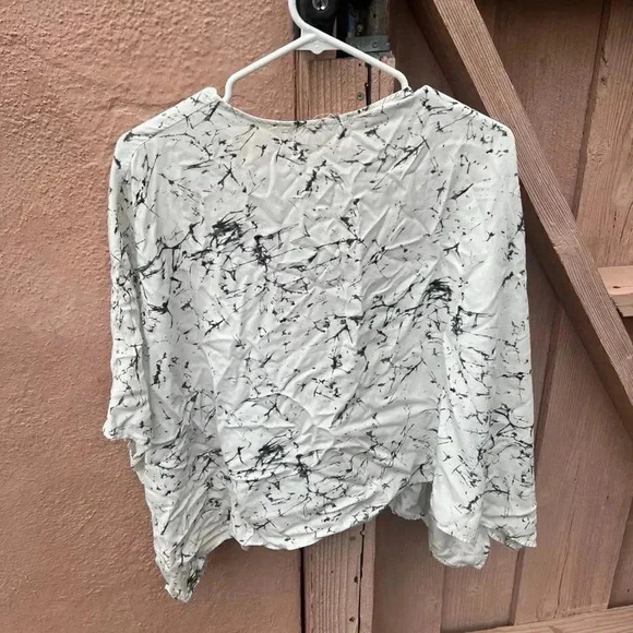 Marine Layer Marble Splatter Kimono Top One Size - Picture 2 of 4